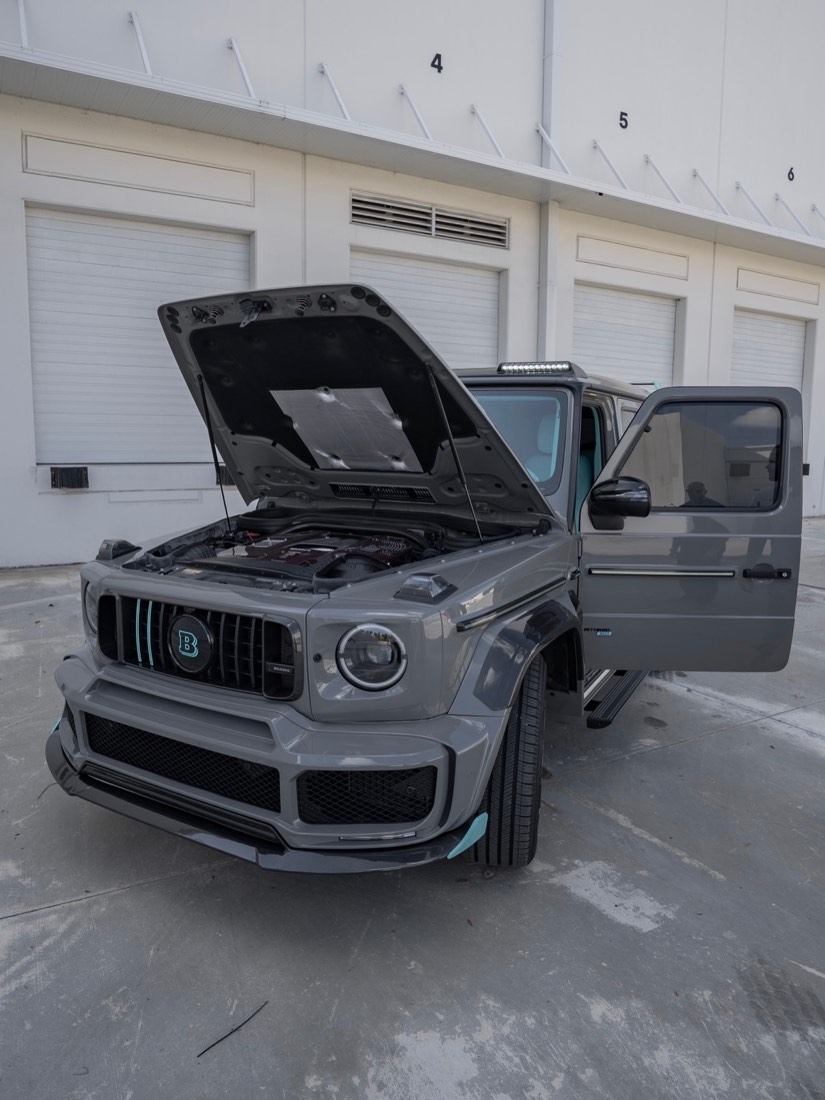 Mercedes-AMG G63 — Black side moldings with sequential LED lighting